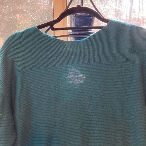 ELLE GREEN LONG-SLEEVED LIGHTWEIGHT SWEATER  / SZ: M / NWT - Picture 2 of 6